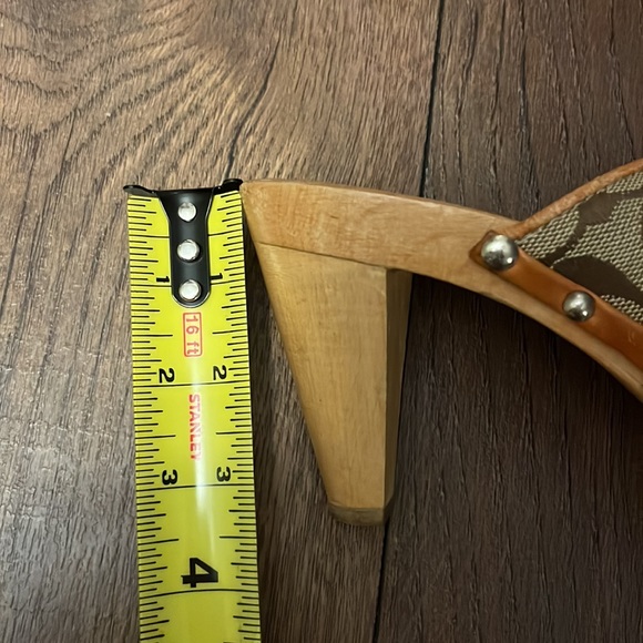 Coach Felicity signature clog in khaki with a wooden heel - Picture 11 of 11